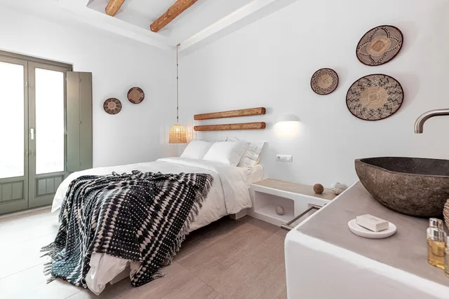 Spa, Junior Suite, Queen Bed, Street View، Bohemian Luxury Boutique Hotel - Adults Only 9/10