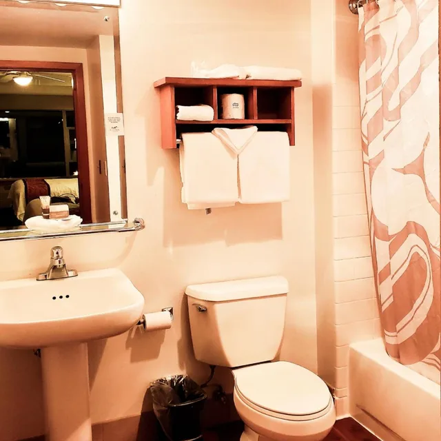غرفة قياسية بسرير مزدوج، Cape Fox Lodge 2/3