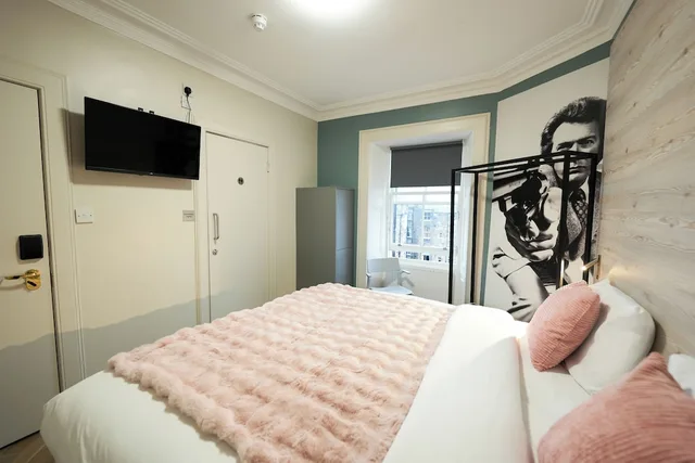 Private, Twin Beds، The West End Hotel 3/5