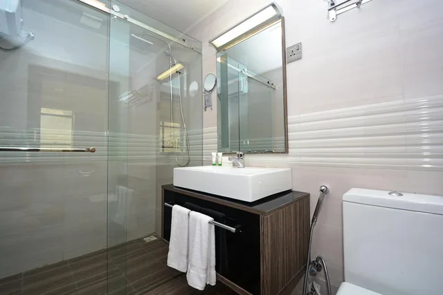 غرفة سوبيريور بسرير مزدوج، Golden Tulip Dar City Center 1/1