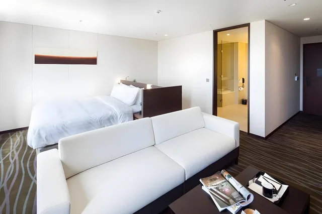 جناح جونيور، HOTEL THE BORN JEJU 1/1