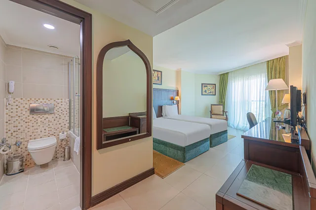 Room, Twin Beds, Sea Front، Crowne Plaza Antalya 4/4