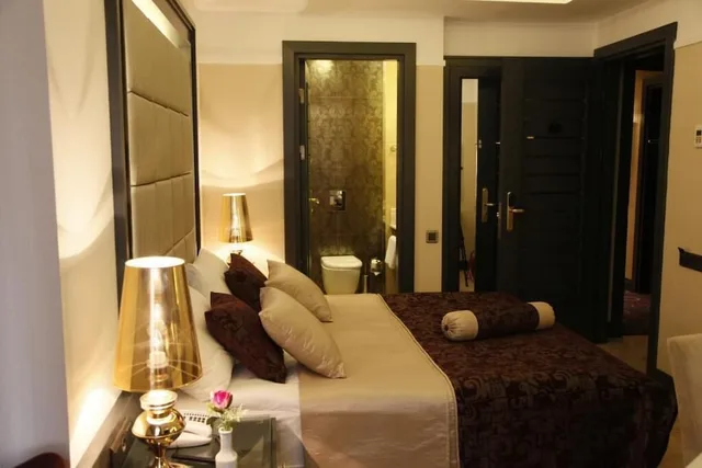 جناح ديلوكس بسرير كينج وسريرين منفصلين، Mirilayon Hotel 2/3
