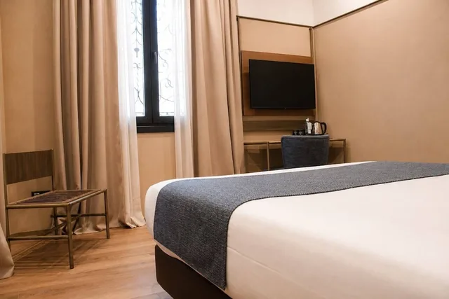 Exterior, Twin Beds, Medinaceli Hotel 8/10