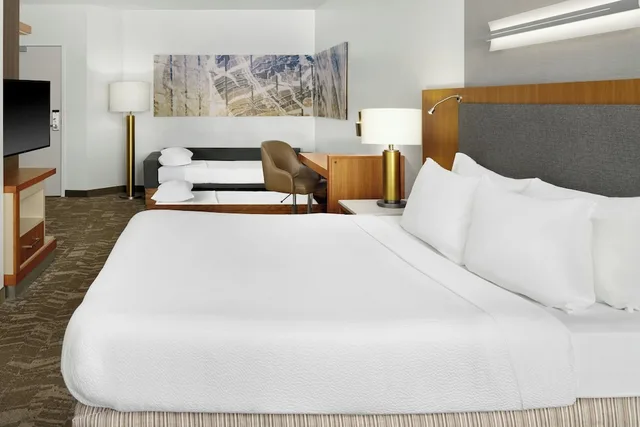 جناح بسرير كينج مع سرير سحّاب إضافي، SpringHill Suites by Marriott Detroit Metro Airport Romulus 3/10