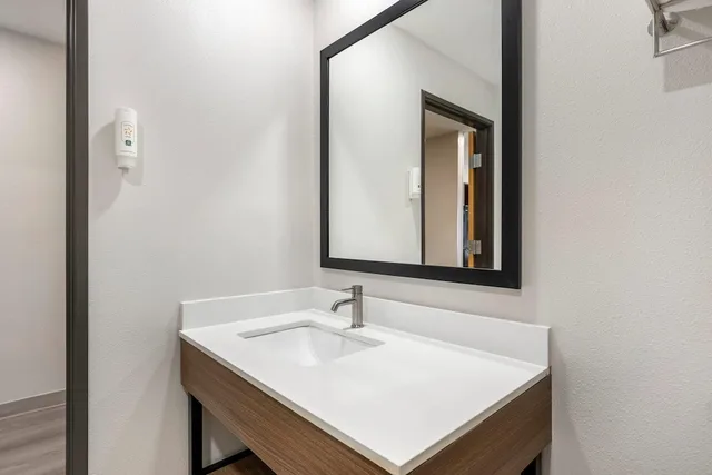Upgrade, Efficiency, Suite, King Bed، Quality Inn Midland TX 5/6