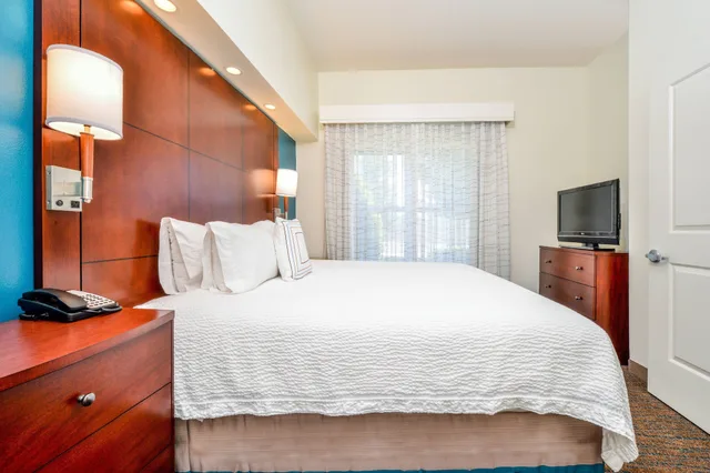 جناح بسرير كينج بغرفة نوم واحدة مع أريكة، Residence Inn Marriott Waynesboro 1/3
