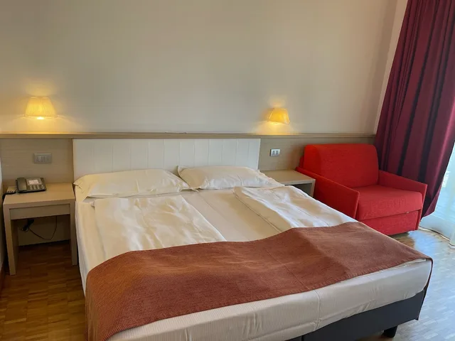 غرفة ديلوكس بشرفة بغرفة نوم واحدة، Garda Sporting Club Hotel 1/4
