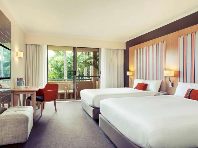 غرفة كلاسيكية بسريرين منفصلين وسرير كينج، Mercure Gold Coast Resort 1/6