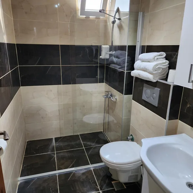 غرفة عائلية، Gunduz Otel 6/9