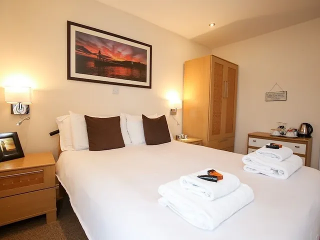 غرفة بسرير مزدوج بإطلالة على البحر، The Riviera Guesthouse 5/7