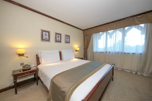 غرفة قياسية بسريرين منفصلين بإطلالة على المدينة، Dar es Salaam Serena Hotel 1/10
