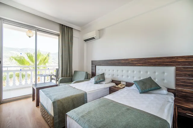غرفة قياسية ثلاثية، Sunny Hill Alya Hotel 1/8