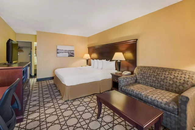 غرفة قياسية بسرير كينج لذوي الإعاقة، Best Western University Inn 4/7