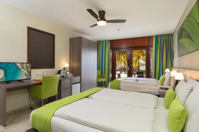 Cabana, King Bed, Beach Front، Lions Dive Beach Resort Curacao 1/9
