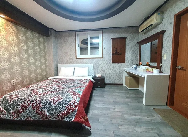 غرفة قياسية بسرير مزدوج، Galleria Hotel 4/10