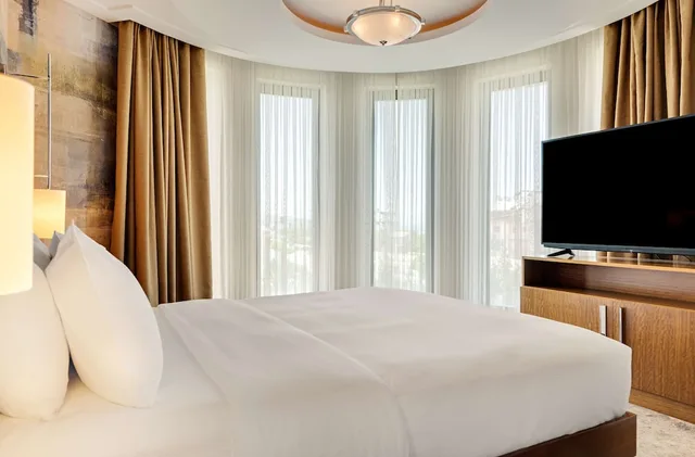 غرفة ركنية بسرير مزدوج بإطلالة على البحيرة، Doubletree By Hilton Hotel Van 7/10