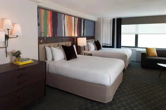 غرفة بسريرين، The Fifty Sonesta Hotel New York 2/2