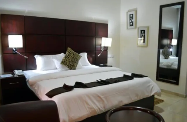 غرفة قياسية بسرير كينج بإطلالة على المسبح، De Santos Hotel 6/10