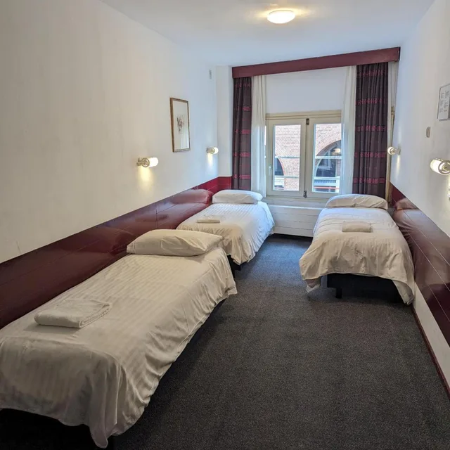 غرفة ثلاثية، Budget Hotel Ben 2/7