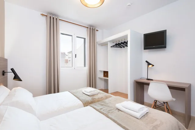 غرفة بسريرين منفصلين، Hostal Jume - Urban Rooms 2/7