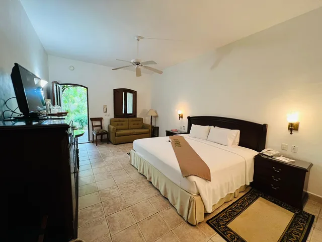 غرفة سوبيريور بسرير كينج، Hacienda Los Laureles 2/8