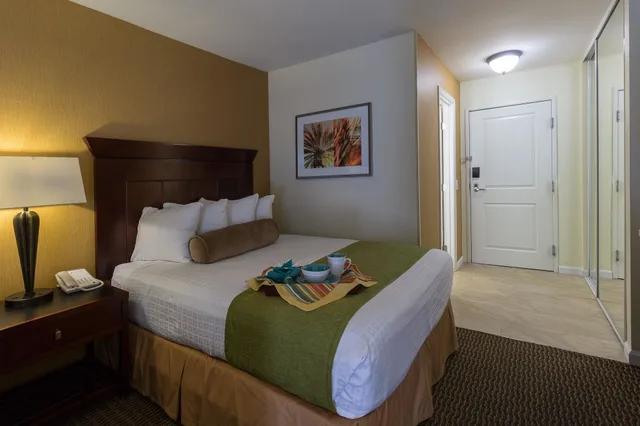 غرفة قياسية بسرير كينج، Best Western Plus Carpinteria Inn 3/6