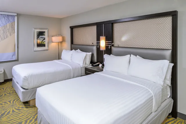 غرفة قياسية بسريرين مزدوجين لذوي الإعاقة، Holiday Inn Dallas-Richardson 1/3