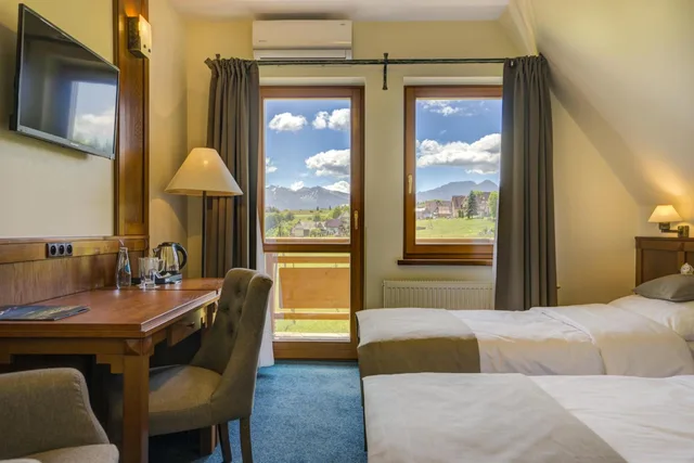 غرفة بسرير مزدوج أو سريرين منفصلين بإطلالة على الجبل، REDYK HOTEL 4/6