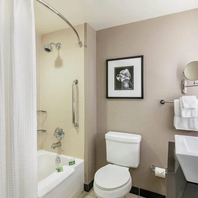 جناح بسرير كينج بغرفة نوم واحدة، Cambria Hotel Pittsburgh - Downtown 4/5