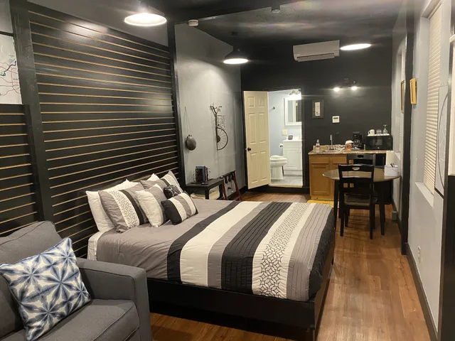 جناح بسرير كوين، Hermann Crown Suites 2/8