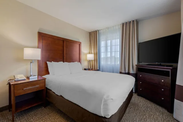 غرفة قياسية بسريرين كوين مع أريكة، Comfort Suites Johnson Creek Conference Center 3/8
