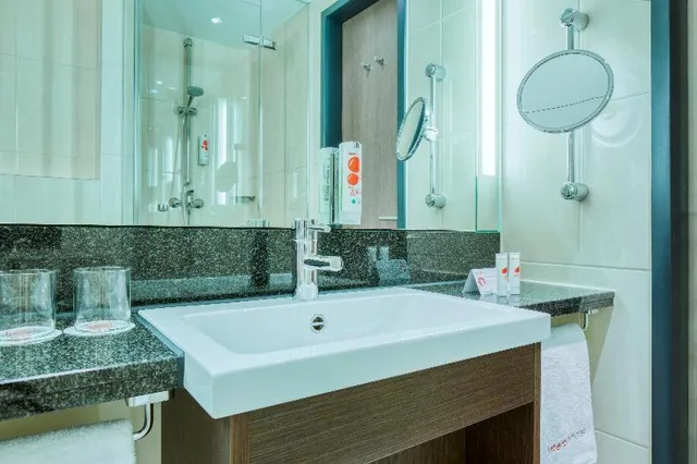 غرفة، Intercityhotel Dresden 2/2