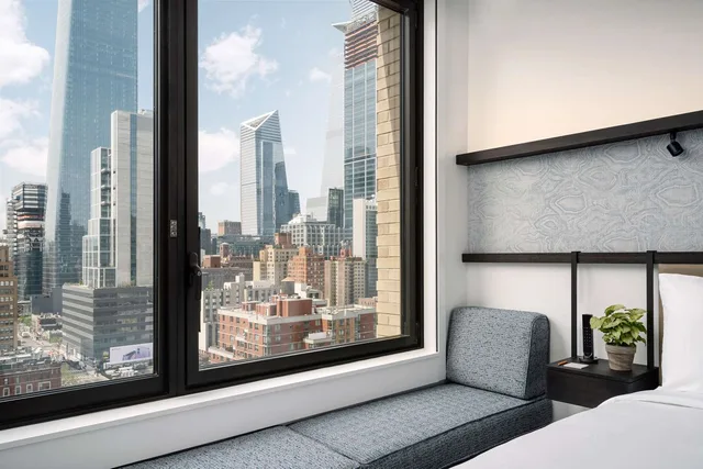 Room, King Bed, City View, Arlo Midtown 1/3