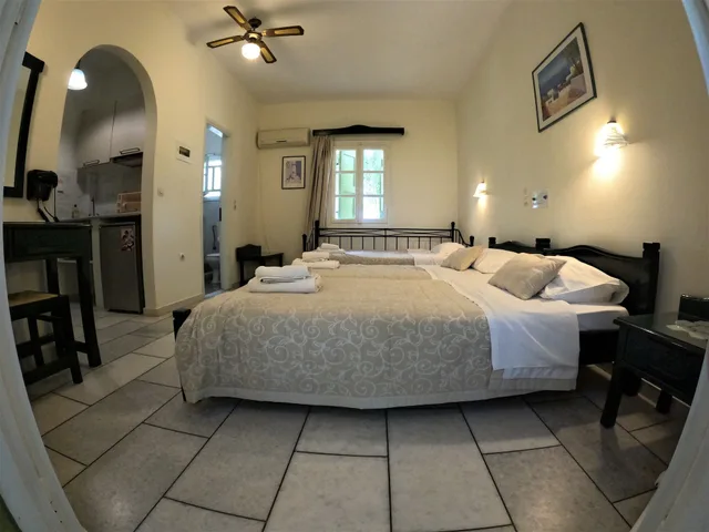 Studio, 3 Beds, Studios Vrettos 3/5