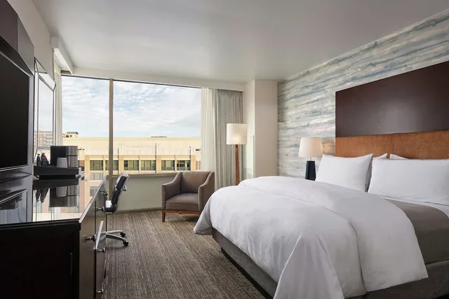 غرفة تقليدية بسريرين مزدوجين بإطلالة على المدينة لذوي الإعاقة، The Westin Washington National Harbor 1/4