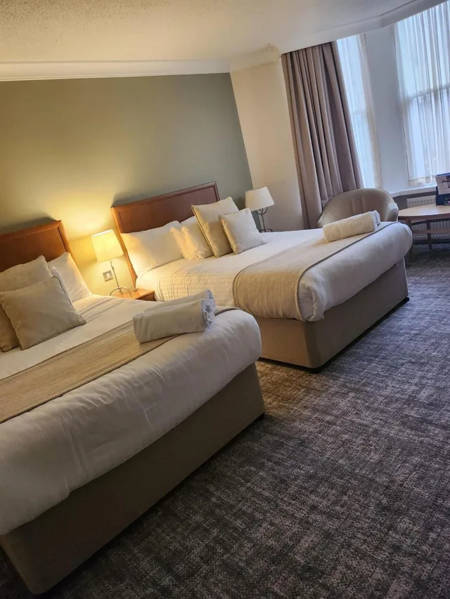 غرفة عائلية، The Caledonian Hotel 2/6