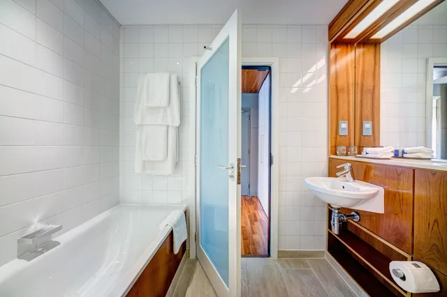 City, Queen Bed، Apex City 14/14