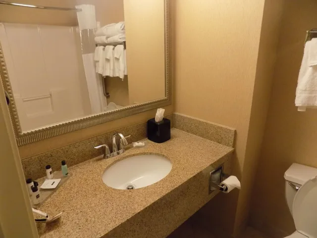 غرفة بسرير كينج لذوي الإعاقة، Country Inn & Suites By Radisson Evansville IN 2/2