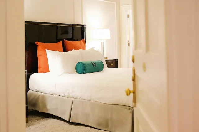 غرفة كلاسيكية سوبيريور بسرير كوين، The Oxford Hotel 5/9
