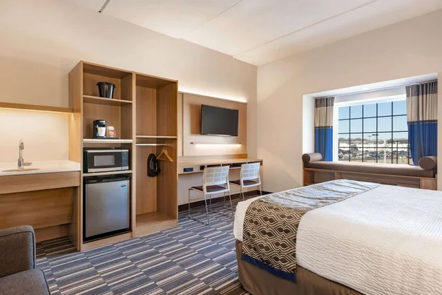 غرفة بسرير كينج، Microtel Inn Suites By Wyndham Gambrills 1/3