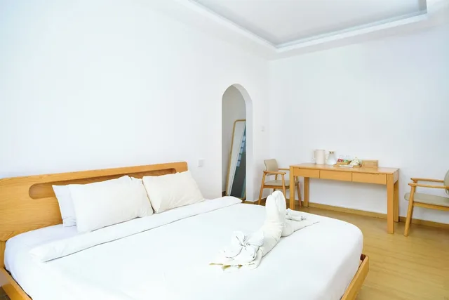 Deluxe, Suite, King Bed, Trundle Bed, Pool View, Sofa, Pool Access، Seapearl Of Alona 6/10