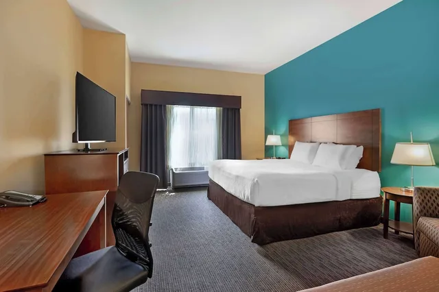 غرفة قياسية بسرير كينج لذوي الإعاقة، Best Western Plus French Lick 2/7