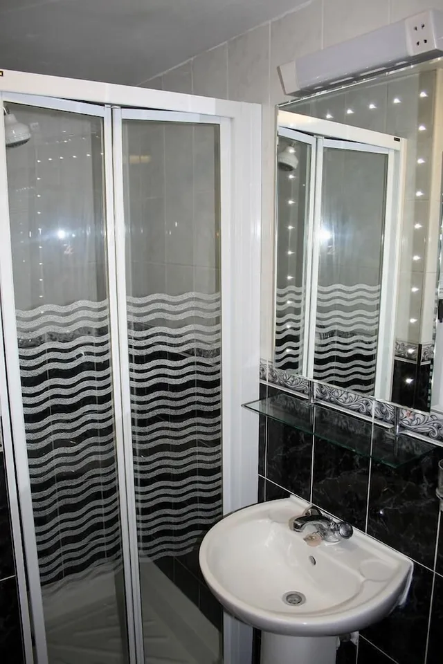 غرفة بسريرين منفصلين، Avon Hotel 3/4