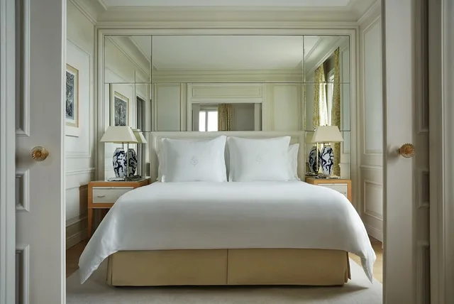 جناح بسرير كينج بإطلالة على البحر، Grand Hotel du Cap-Ferrat, a Four Seasons Hotel 2/5