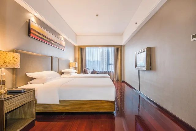 La Perle, Suite, Twin Beds, King Bed, 2 Bathrooms, La Perle International Hotel 3/4