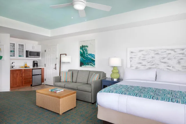 غرفة قياسية بسرير كينج مع أريكة بمطبخ صغير، Marriott Harbour Lake 2/6