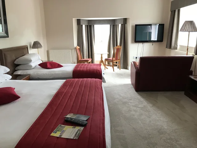 غرفة عائلية بسرير مزدوج وسرير فردي، The Links Country Park Hotel 1/5