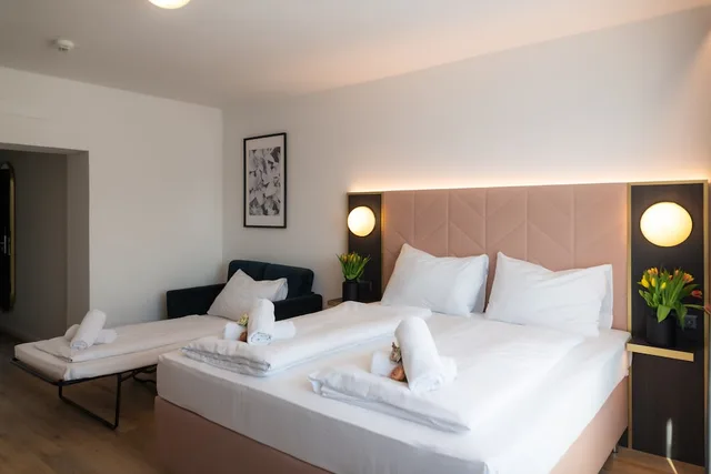 استوديو بسرير كينج مع أريكة، Florum Hotel (Ex Tabor Hotel) 1/2