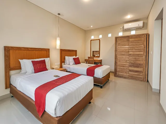 فيلا بـ3 غرف نوم بمسبح خاص، Svarna Suite Seminyak 1/2